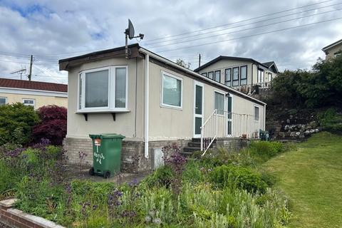 2 bed property, in Beech Road, £35,000