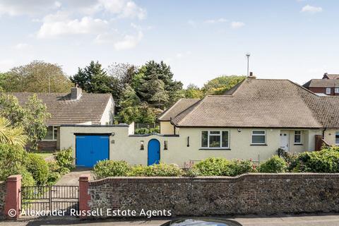 2 bed property, in Elm Grove, £325,000