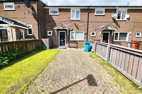 3 bed property, in Clarence Road, £260,000