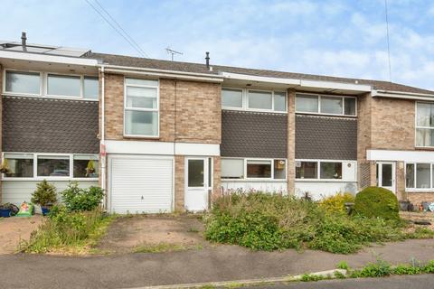3 bed property, in Riverside Gardens, £300,000