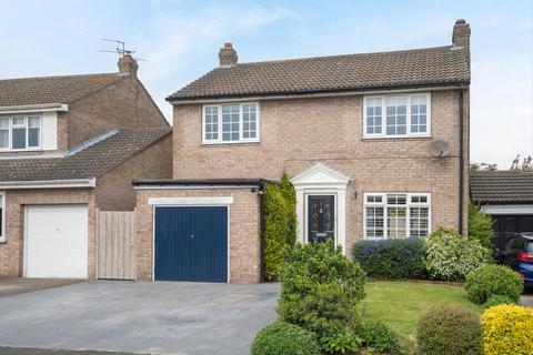 4 bed property, in Yew Tree Close, £475,000