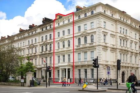 Land, in 30 Princes Gate, £11,000,000