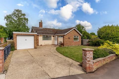 3 bed property, in Church Close, £325,000