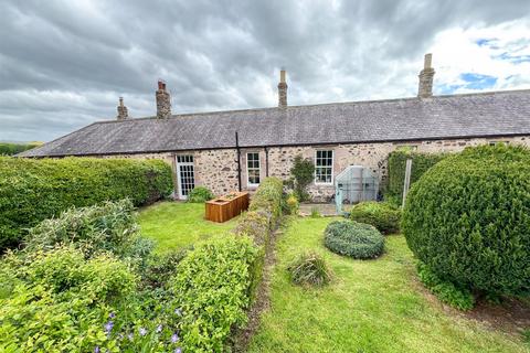 2 bed property, in Akeld, £170,000
