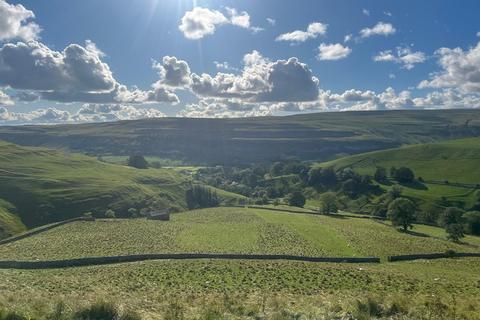 Studio, in Land at Kettlewell, £25,000
