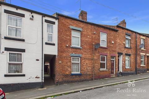 3 bed property, in Ellerton Road, £60,000