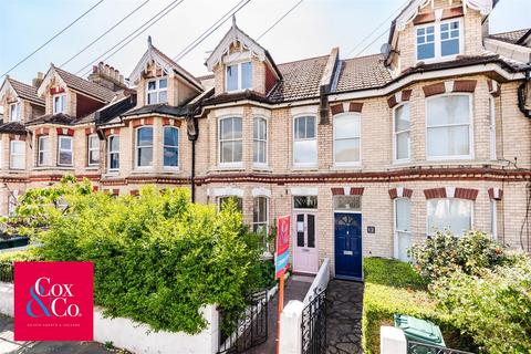 4 bed property, in St Aubyns Road, £575,000