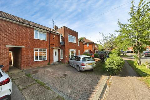 4 bed property, in Cowper Road, £475,000