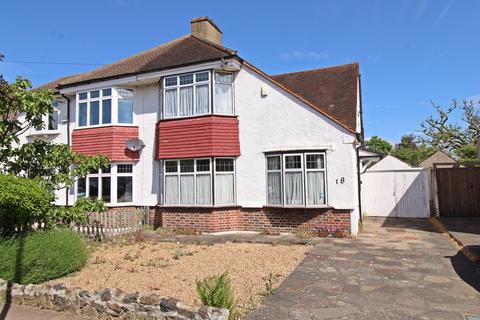3 bed property, in Pine Avenue, £625,000