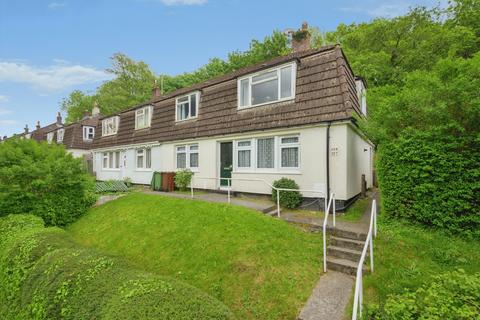 2 bed property, in St. Pancras Avenue, £120,000