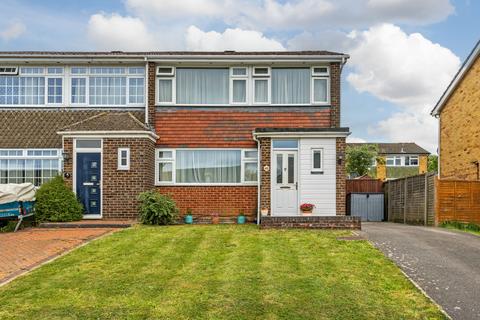 3 bed property, in Fraser Road, £350,000