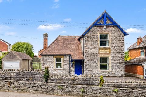 4 bed property, in Substantial period propety in heart of Glastonbury, £550,000