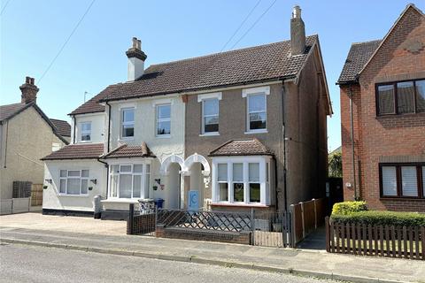 3 bed property, in Runnymede Road, £375,000