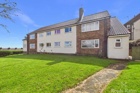 3 bed property, in Oak Green, £80,000