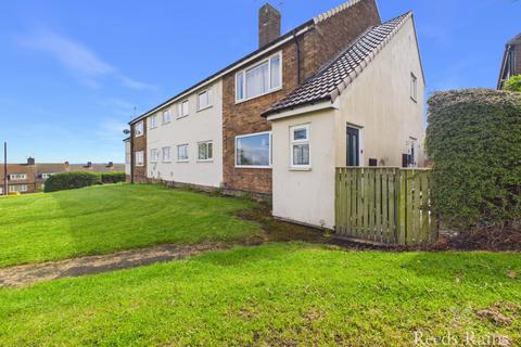 3 bed property, in Oak Green, £80,000