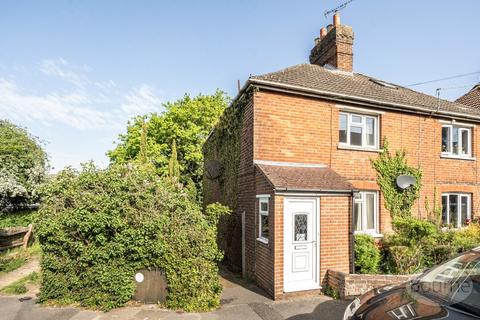 3 bed property, in Penns Road, £425,000