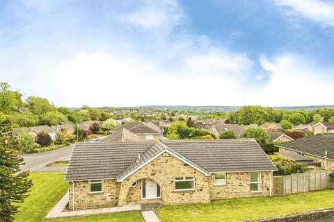 5 bed property, in The Ghyll, £650,000