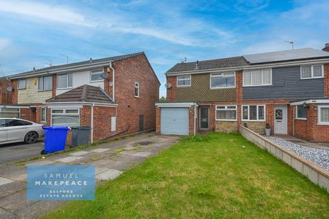 3 bed property, in Lordshire Place, £150,000