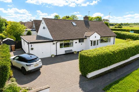 3 bed property, in Whitehouse Lane, £495,000