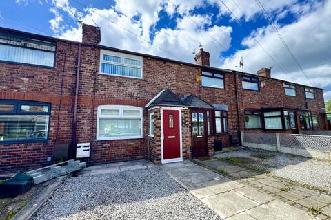 2 bed property, in Thames Road, £125,000