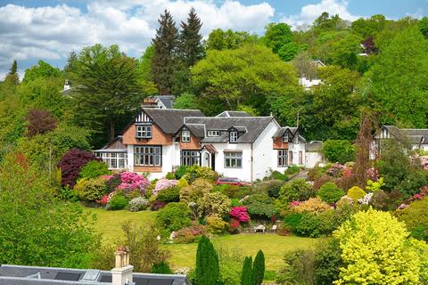 7 bed property, in Torwoodhill Road, £950,000