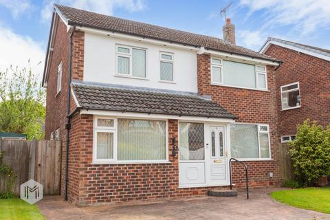 4 bed property, in Wadeson Way, £450,000