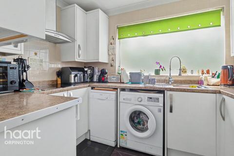 3 bed property, in St Justins Close, £375,000