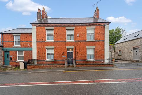 6 bed property, in Caerwys, £500,000