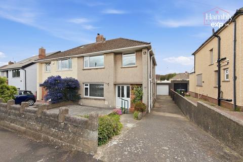 3 bed property, in The Sanctuary, £285,000