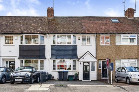 3 bed property, in Lynmouth Avenue, £525,000