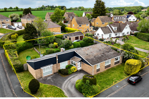 3 bed property, in Lambourne Way, £550,000
