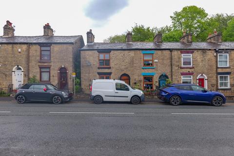 2 bed property, in Halliwell Road, £165,000
