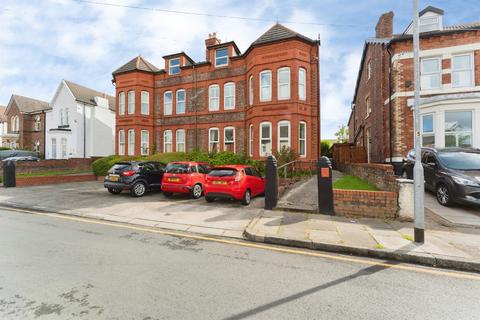 2 bed property, in Westbank Road, £120,000
