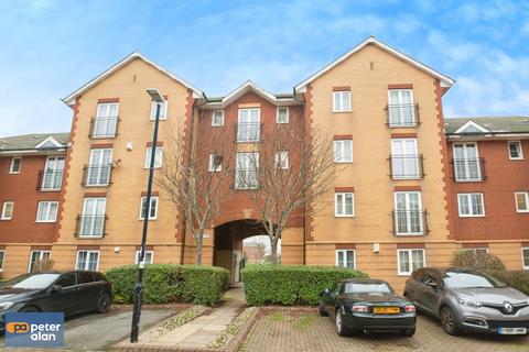 2 bed property, in Harrison Way, £100,000