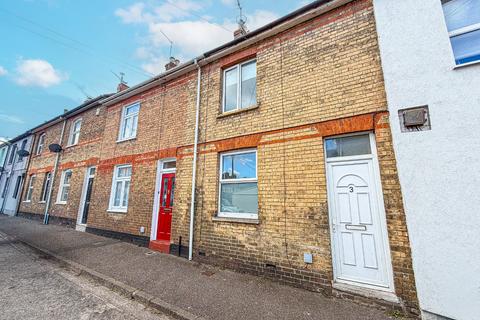 3 bed property, in Grays Road, £200,000