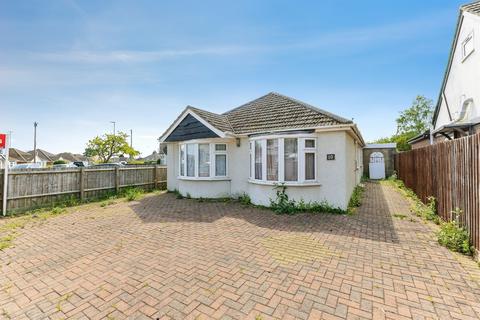 3 bed property, in Woodside Avenue, £335,000