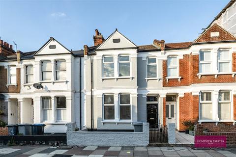 4 bed property, in Ivy Road, £825,000