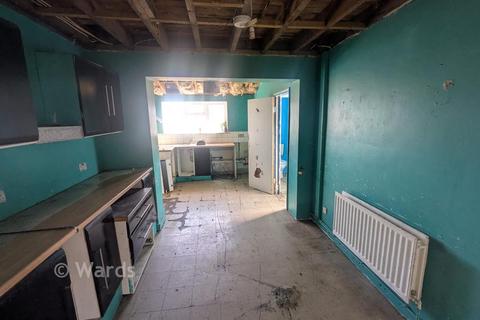 3 bed property, in Hamilton Road, £125,000