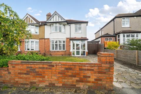 4 bed property, in Coniston Road, £725,000