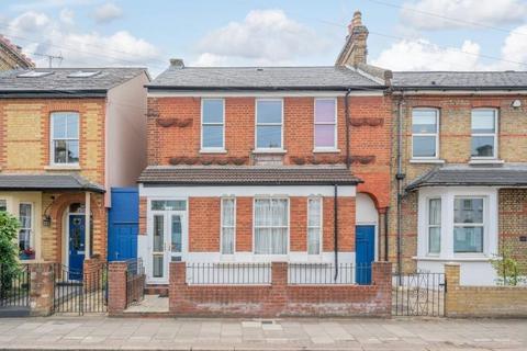 5 bed property, in Longley Road, £925,000