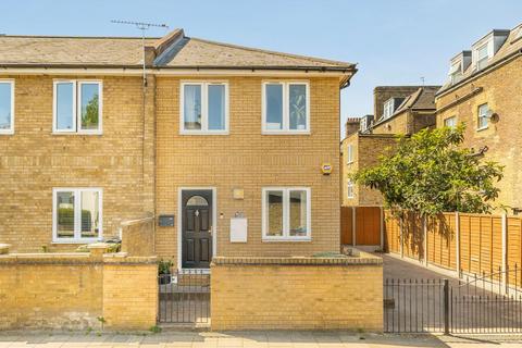 2 bed property, in Cambria Road, £700,000