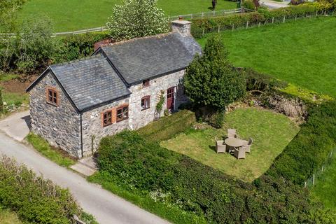 2 bed property, in Cefn Coch, £345,000