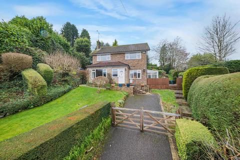 3 bed property, in Ide Hill, £875,000