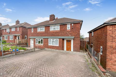 2 bed property, in Regent Road, £150,000