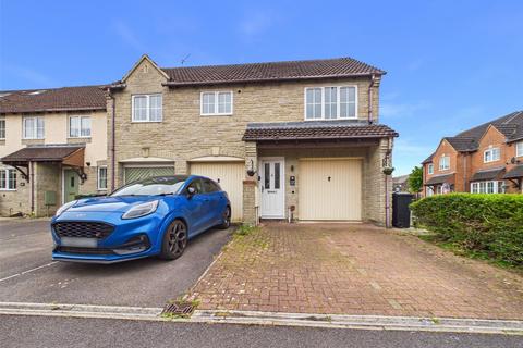 1 bed property, in Darleydale Close, £220,000