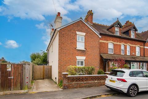 3 bed property, in Holden Park Road, £550,000