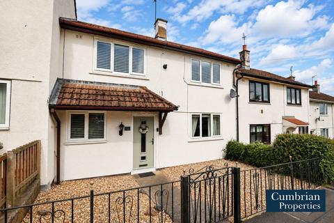 3 bed property, in Crossways, £170,000