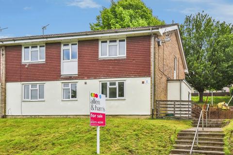 2 bed property, in Feltham Drive, £155,000