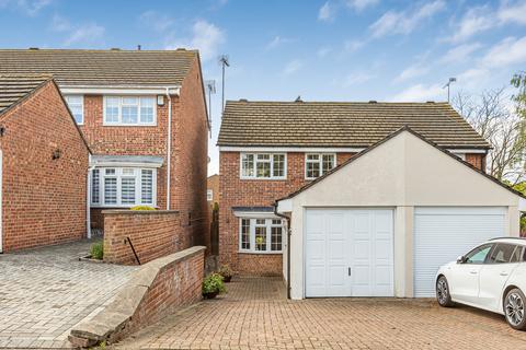 3 bed property, in Aldwyke Rise, £550,000