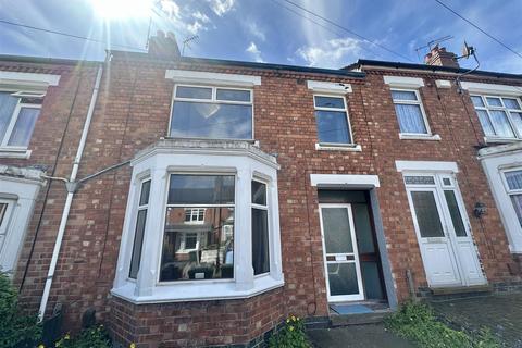 3 bed property, in Saxon Road, £185,000
